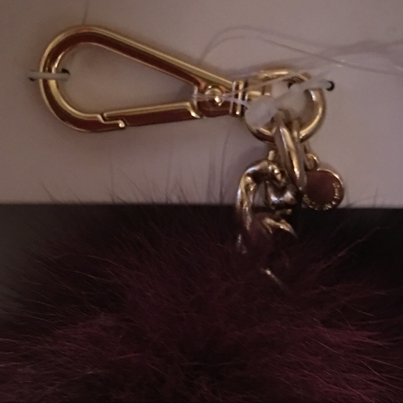NWT - MICHAEL KORS PLUM FOX FUR POM KEY FOB - Picture 6 of 6